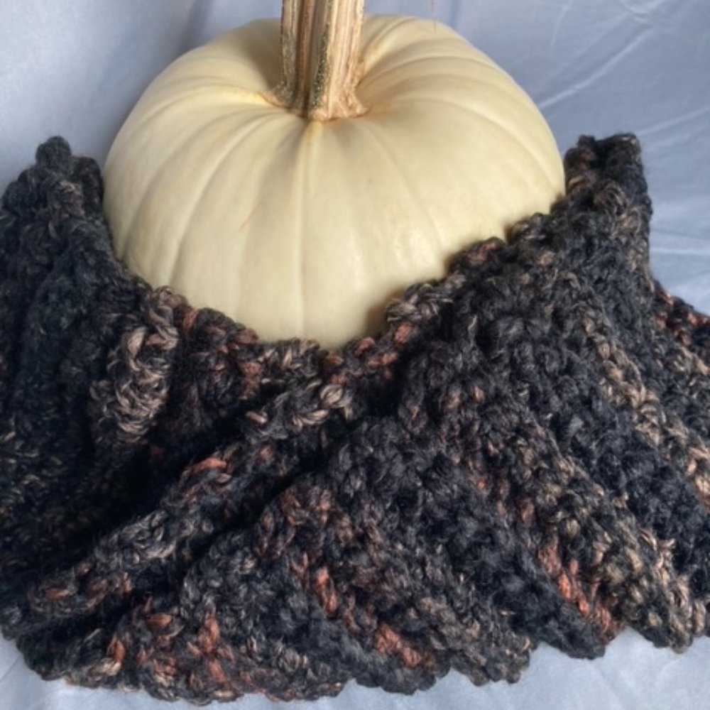Black Fall Infinity Scarf